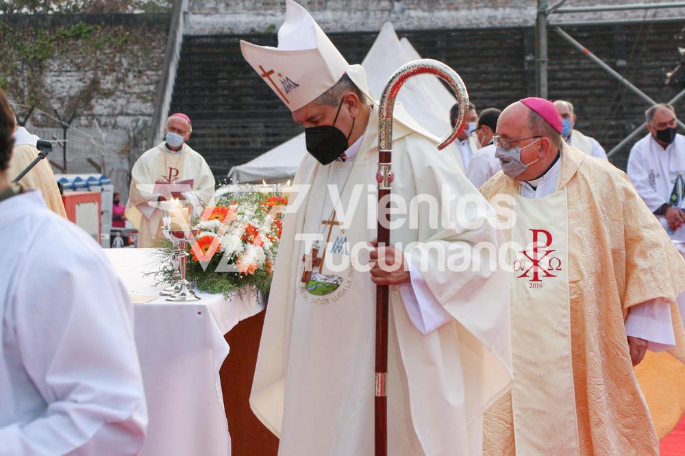 PicsArt_08-12-11.13.56