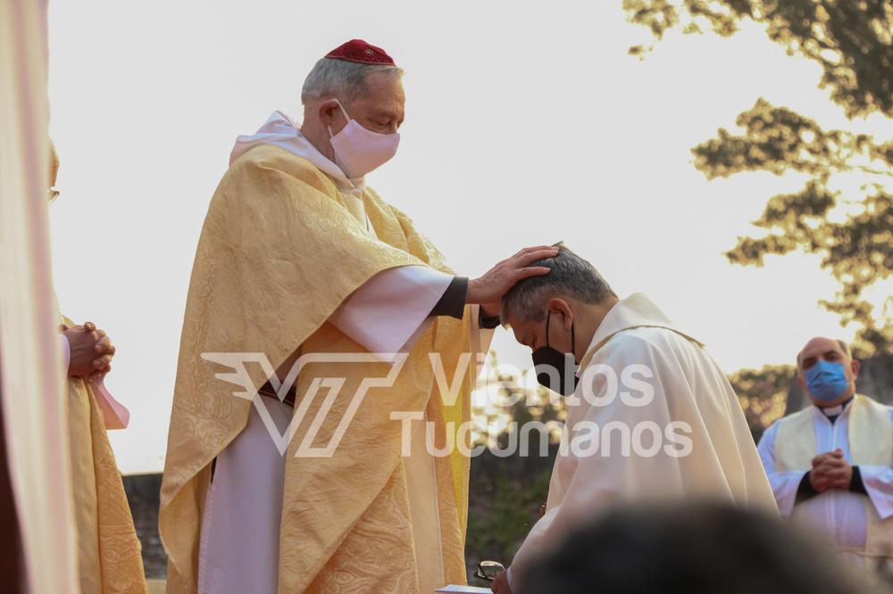 PicsArt_08-12-11.06.20