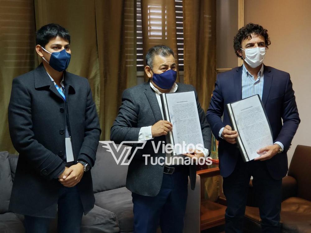 PicsArt_06-12-05.06.41