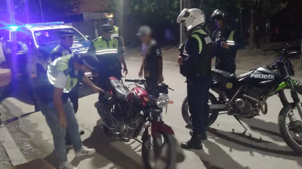 EB0C6D35-EE32-478F-967F-DF000C7C2EAF