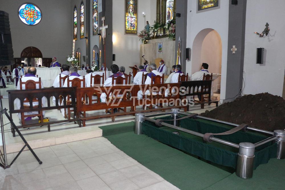 PicsArt_05-26-08.18.24