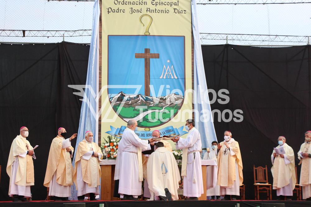 PicsArt_08-12-11.07.39