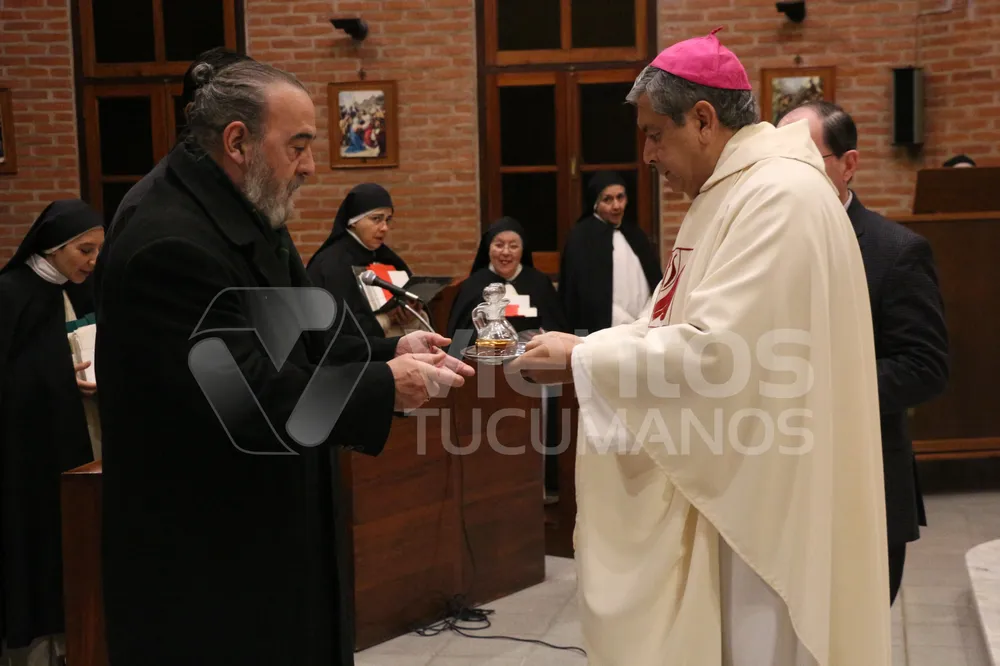 BB850435-0FF3-43A5-B4E1-095FA8833153