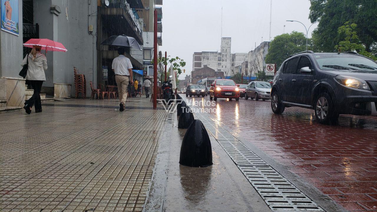 lluvia plaza tiempo