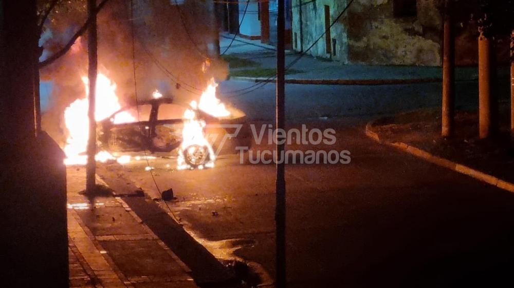 Auto incendio fuego