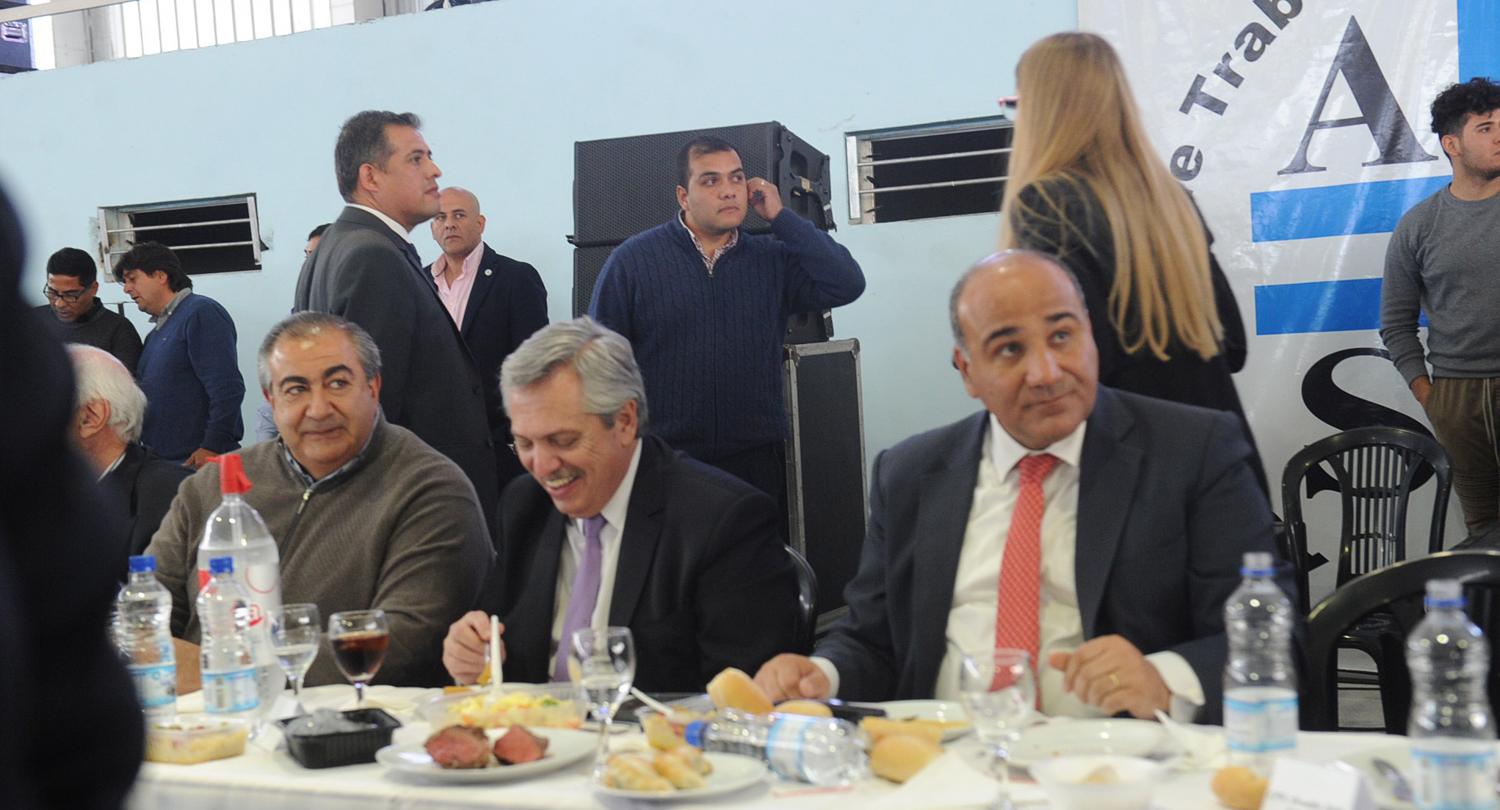 fernandez comiendo