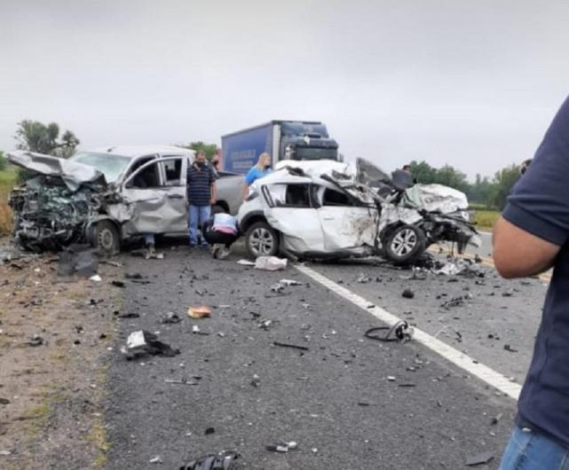 tmb1_terrible-colisin-vehiculos-quedaron-destrozados-vera-ruta-38-foto-lg-whatsapp-866048-112834