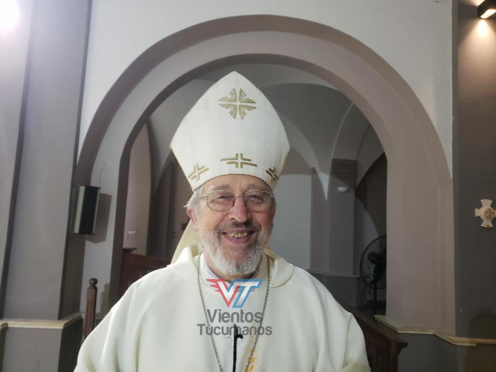 Obispo monseñor josé maría rossi iglesia catedral cura padre