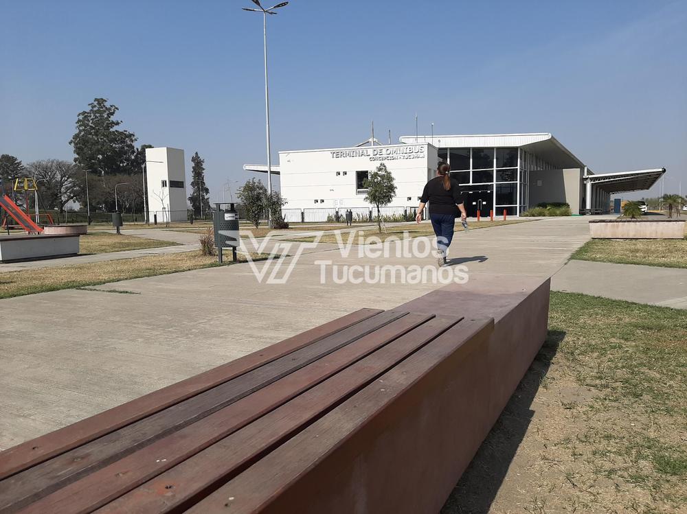 Plaza plazoleta terminal de ómnibus concepción