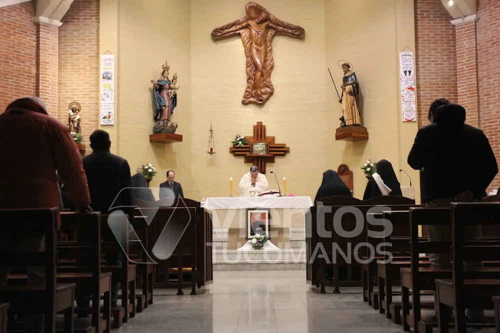 FBCB2B13-AA00-4E22-895C-1FFF5B9148D8