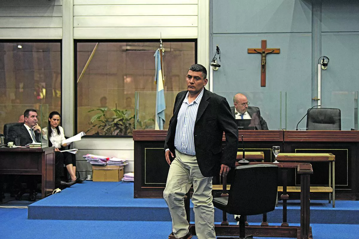silencio-subcomisario-ruben-hector-montenegro-se-abstuvo-declarar-primera-audiencia-966850-232602