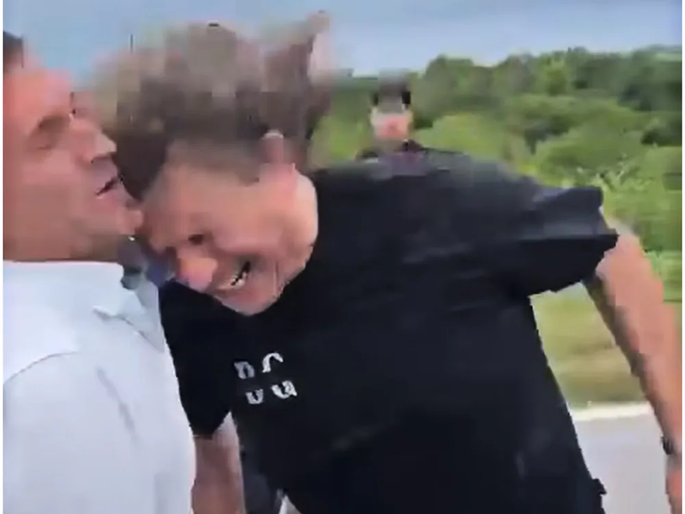 A6437189-5CAB-4F96-B424-C3843367CC9A