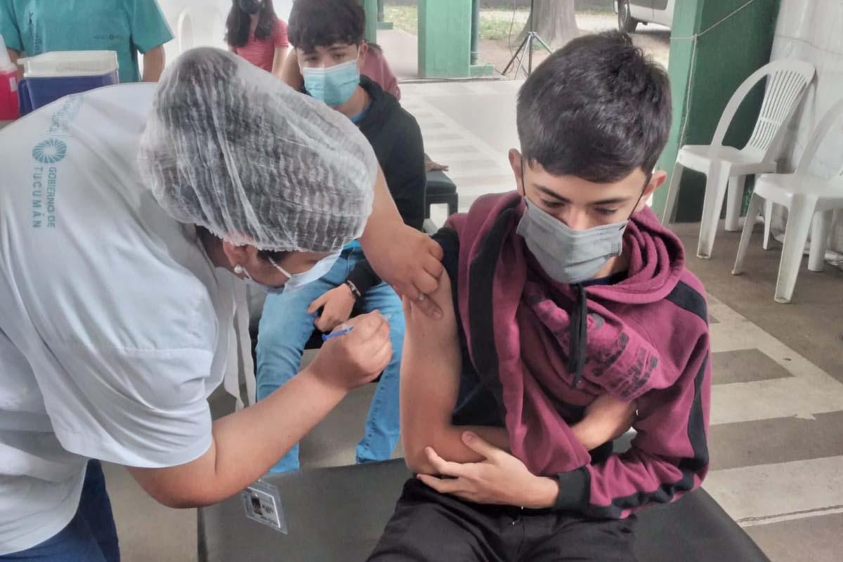 vacuna covid niño joven adolescente