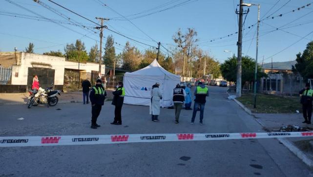 tmb1_la-escena-investigadores-recogen-evidencias-para-tratar-dilucidar-caso-847780-133857