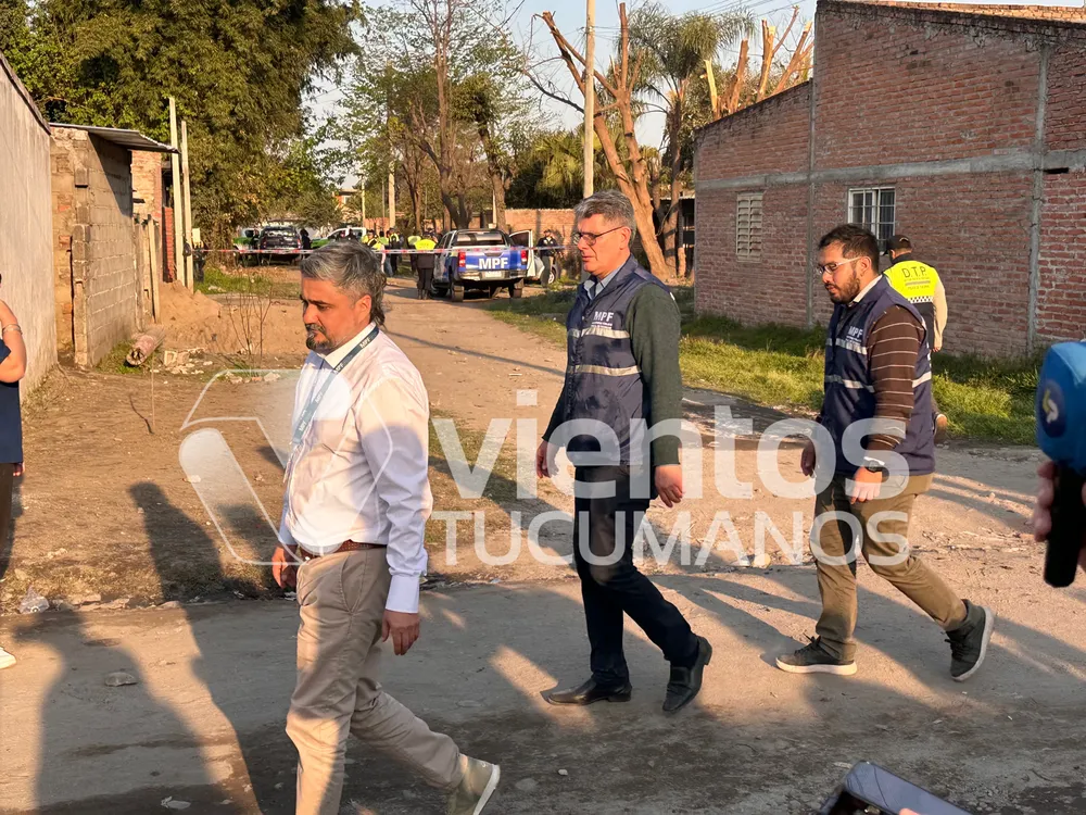 100EAB52-BEBD-4B5C-93CD-EF3377C2CFEF